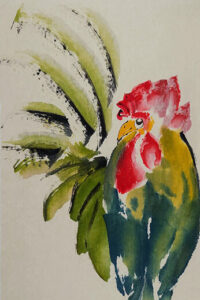 Ein prachtvoller Hahn mit leuchtend rotem Kamm und smaragdgrünem Schweif. Seine Pose ist aufrecht und energisch, der Blick entschlossen.